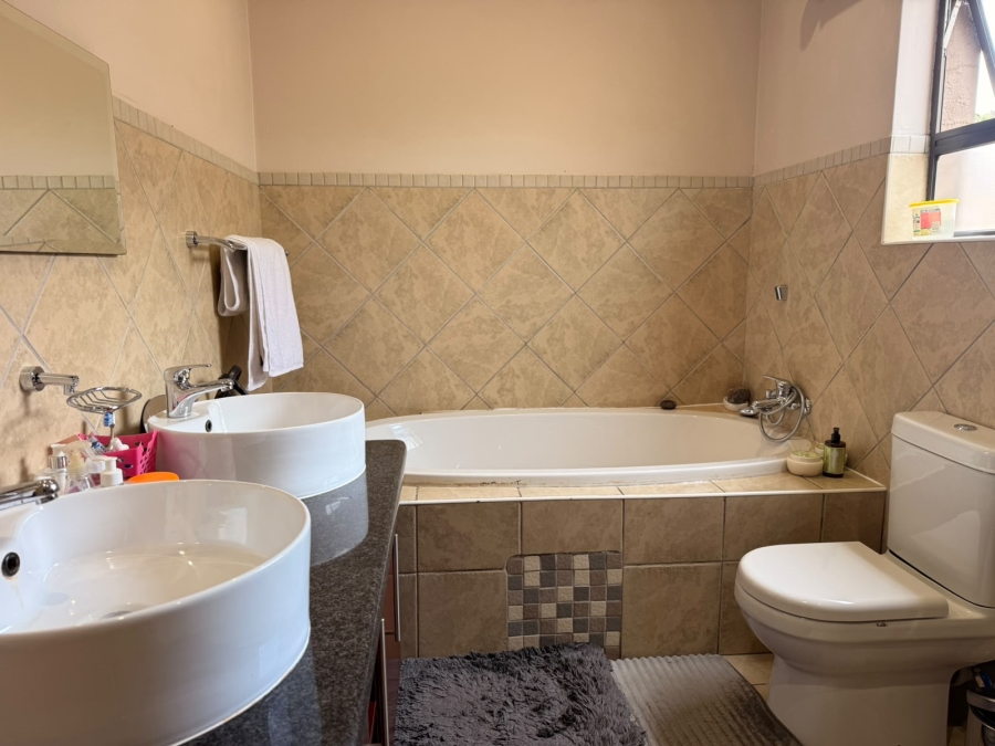 3 Bedroom Property for Sale in Safari Gardens North West